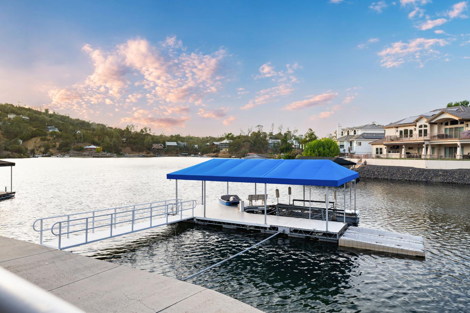 1136 Shoreline Ct, Copperopolis, CA 95228