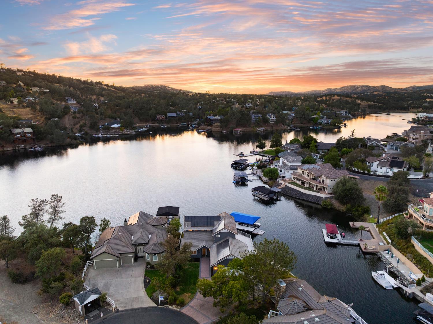 1136 Shoreline Ct, Copperopolis, CA 95228