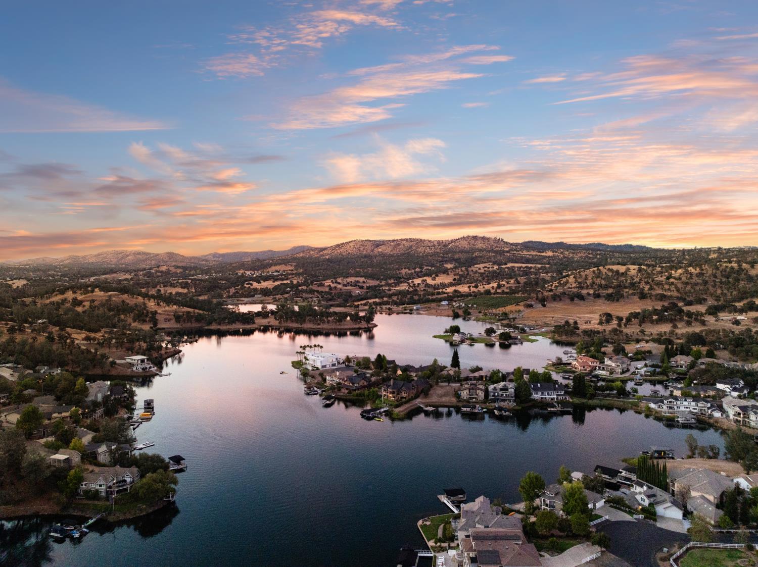 1136 Shoreline Ct, Copperopolis, CA 95228