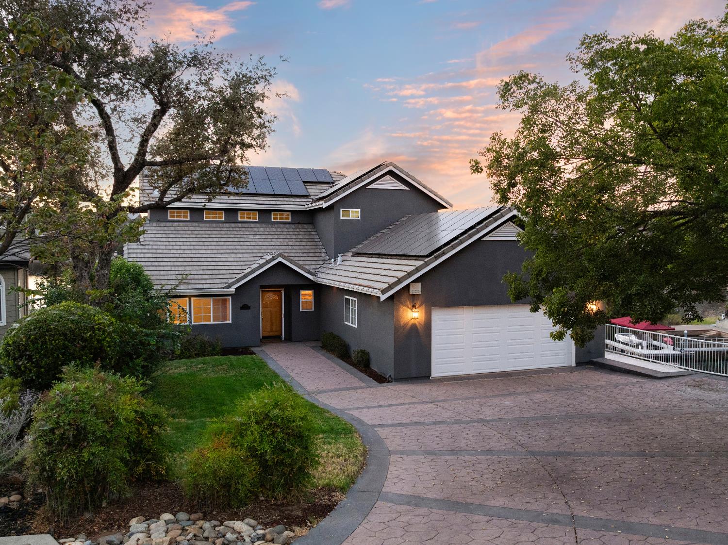 1136 Shoreline Ct, Copperopolis, CA 95228
