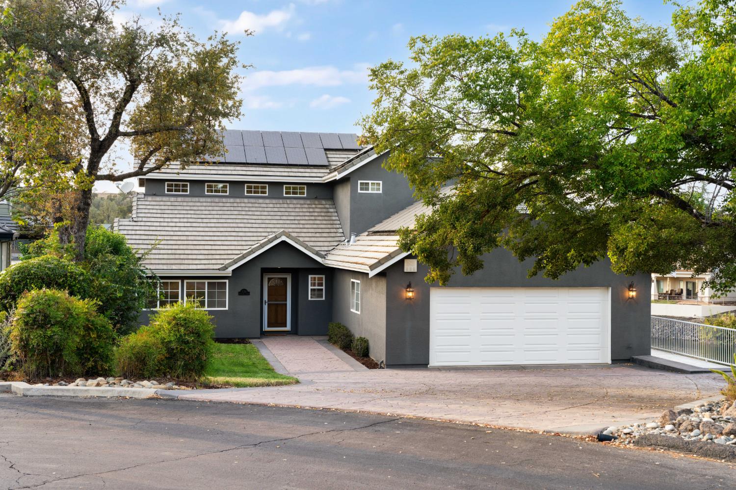 1136 Shoreline Ct, Copperopolis, CA 95228