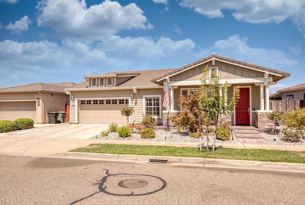 2360 Mustang Dr, Oakdale, CA 95361
