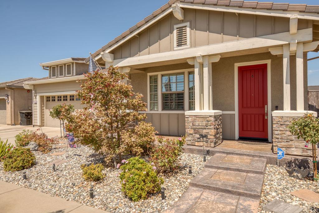 2360 Mustang Dr, Oakdale, CA 95361