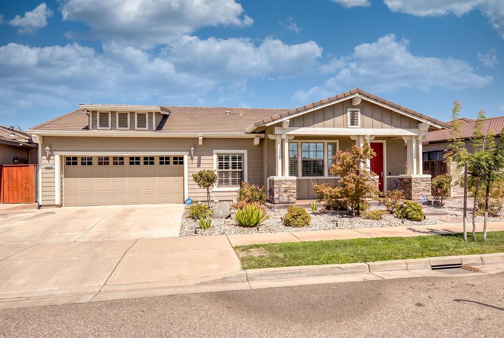 2360 Mustang Dr, Oakdale, CA 95361