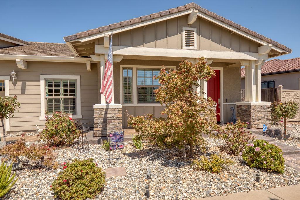 2360 Mustang Dr, Oakdale, CA 95361