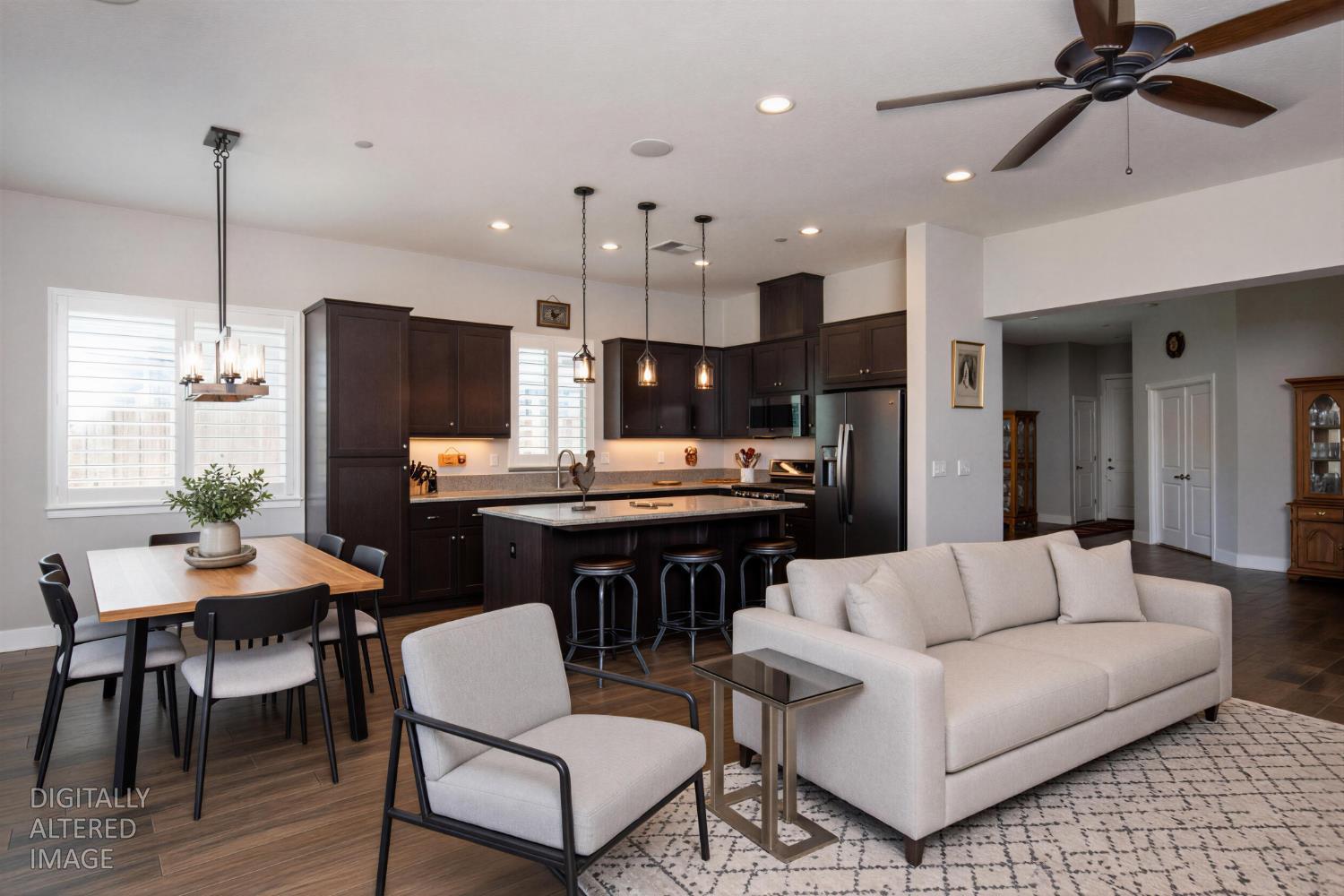 2360 Mustang Dr, Oakdale, CA 95361
