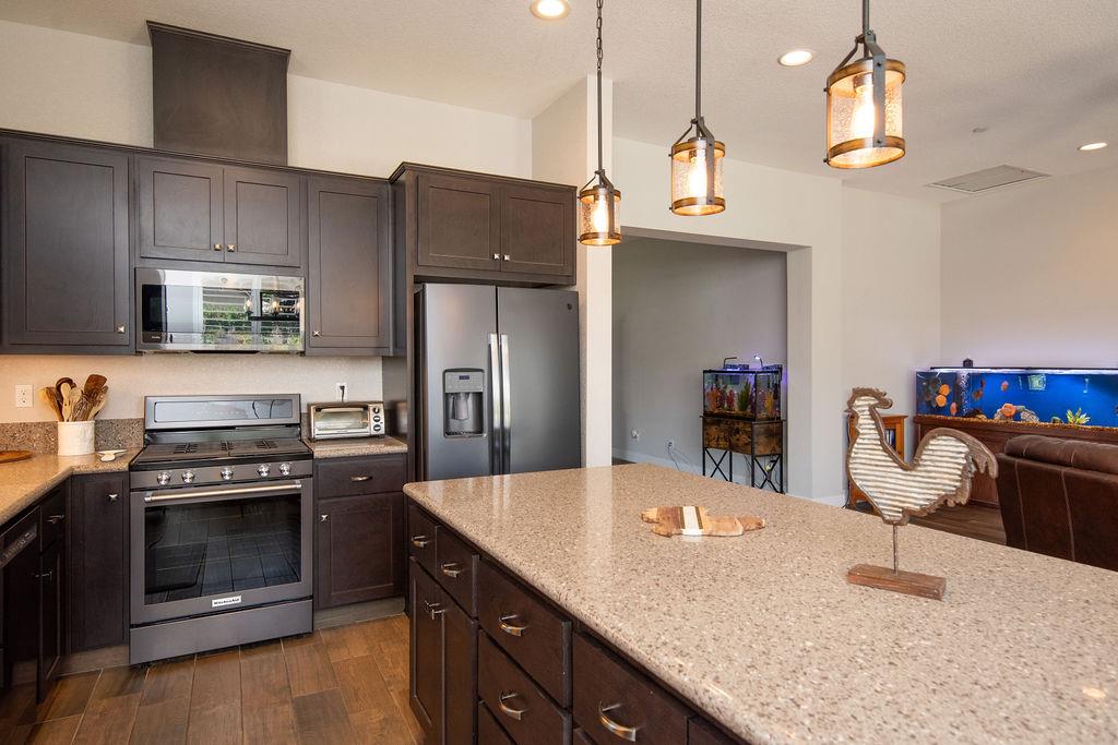 2360 Mustang Dr, Oakdale, CA 95361