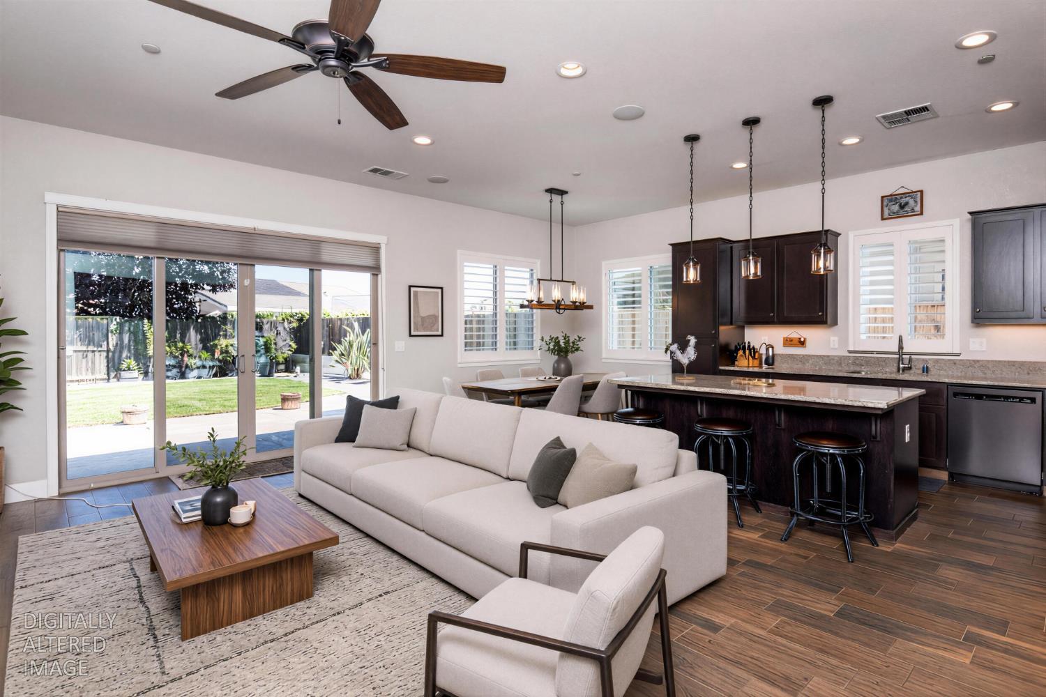 2360 Mustang Dr, Oakdale, CA 95361