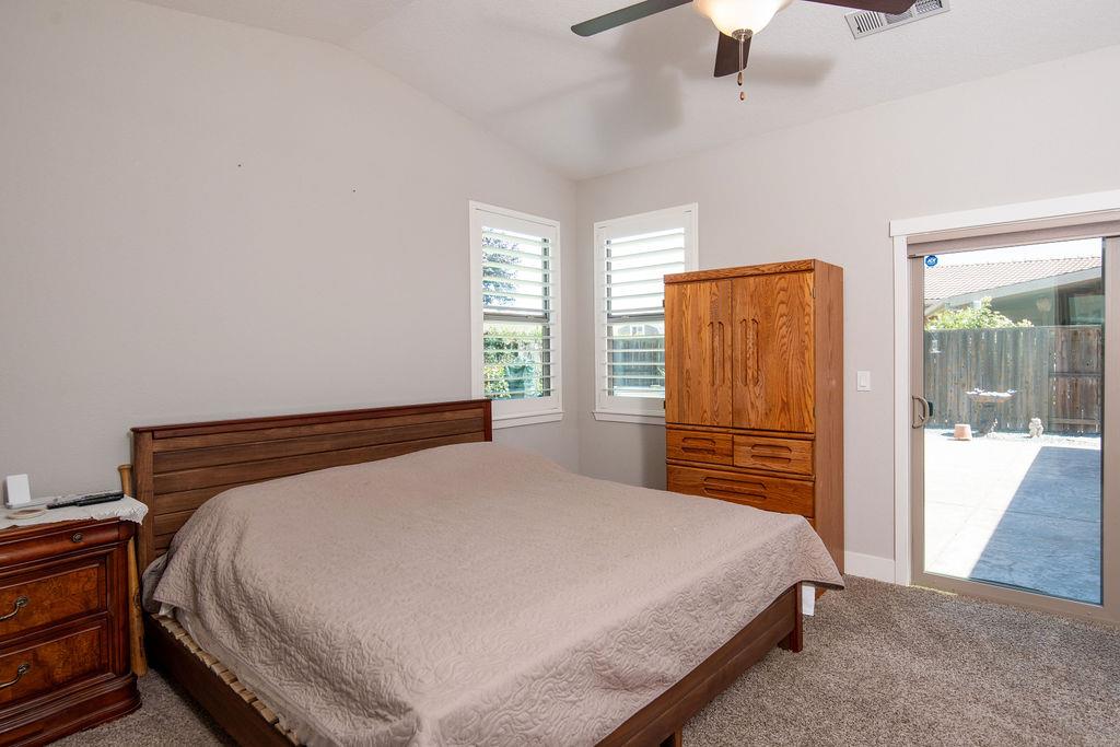 2360 Mustang Dr, Oakdale, CA 95361