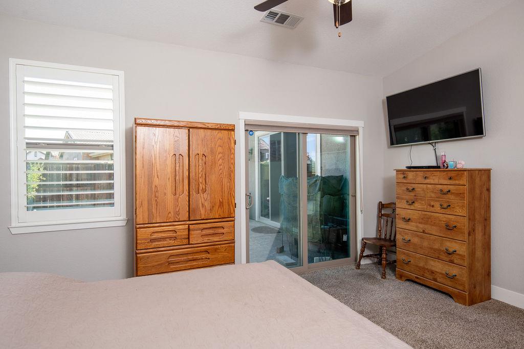 2360 Mustang Dr, Oakdale, CA 95361