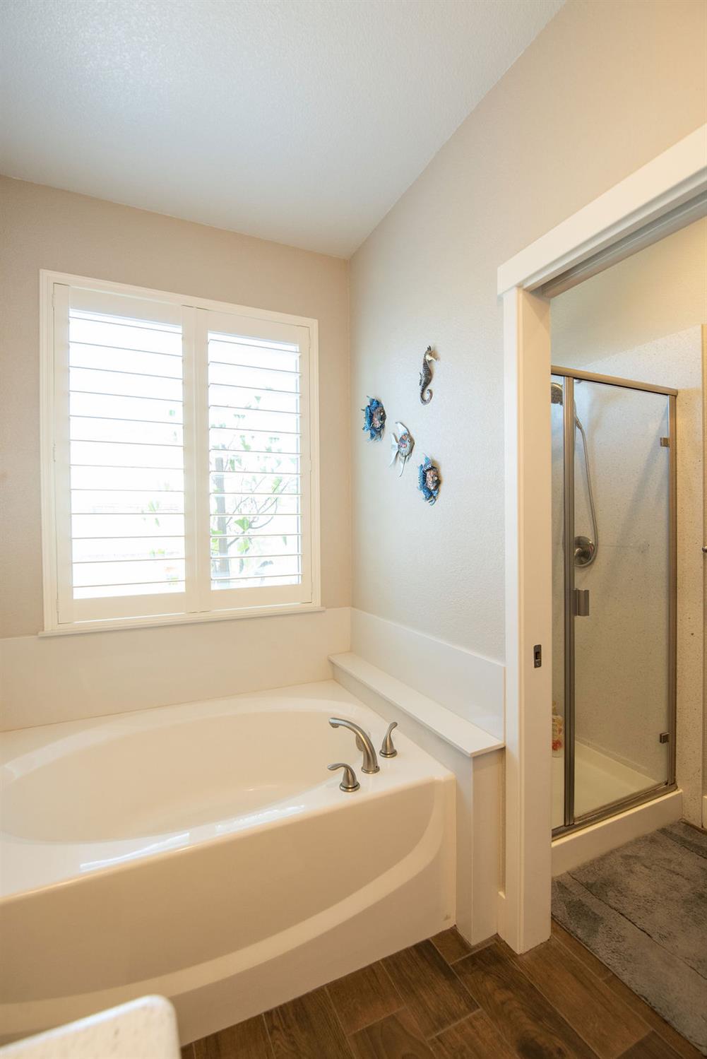2360 Mustang Dr, Oakdale, CA 95361