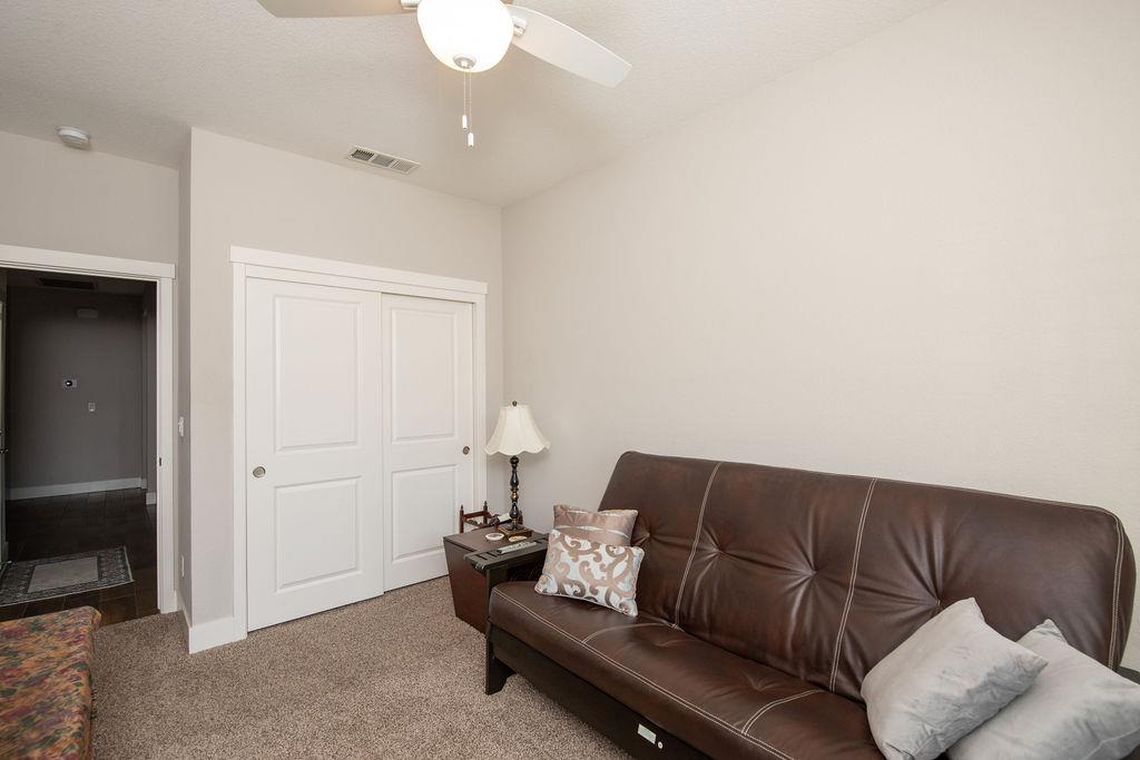 2360 Mustang Dr, Oakdale, CA 95361