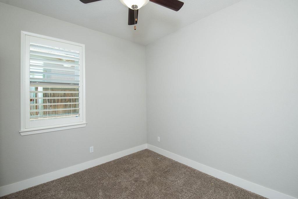 2360 Mustang Dr, Oakdale, CA 95361