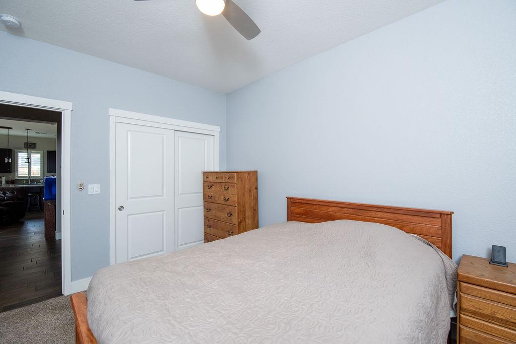 2360 Mustang Dr, Oakdale, CA 95361