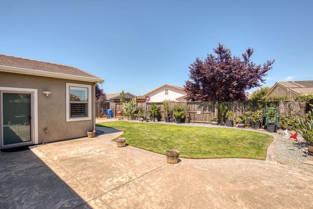 2360 Mustang Dr, Oakdale, CA 95361