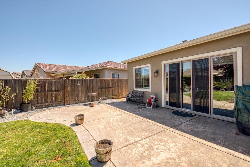 2360 Mustang Dr, Oakdale, CA 95361