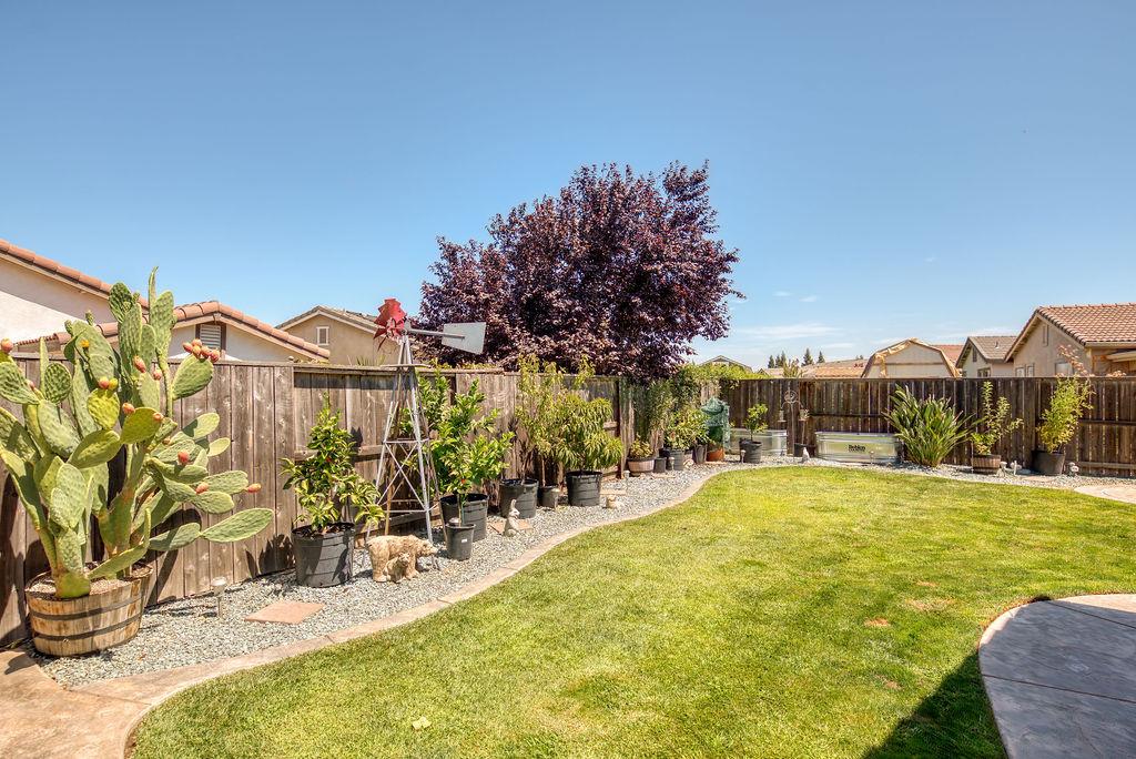 2360 Mustang Dr, Oakdale, CA 95361