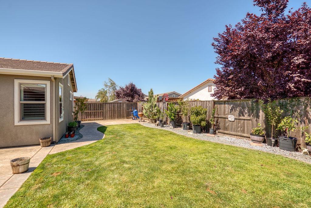 2360 Mustang Dr, Oakdale, CA 95361