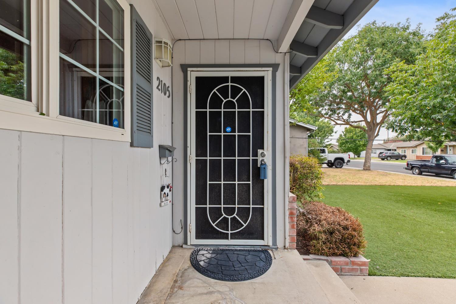 2105 Zinfandel Ln, Turlock, CA 95380