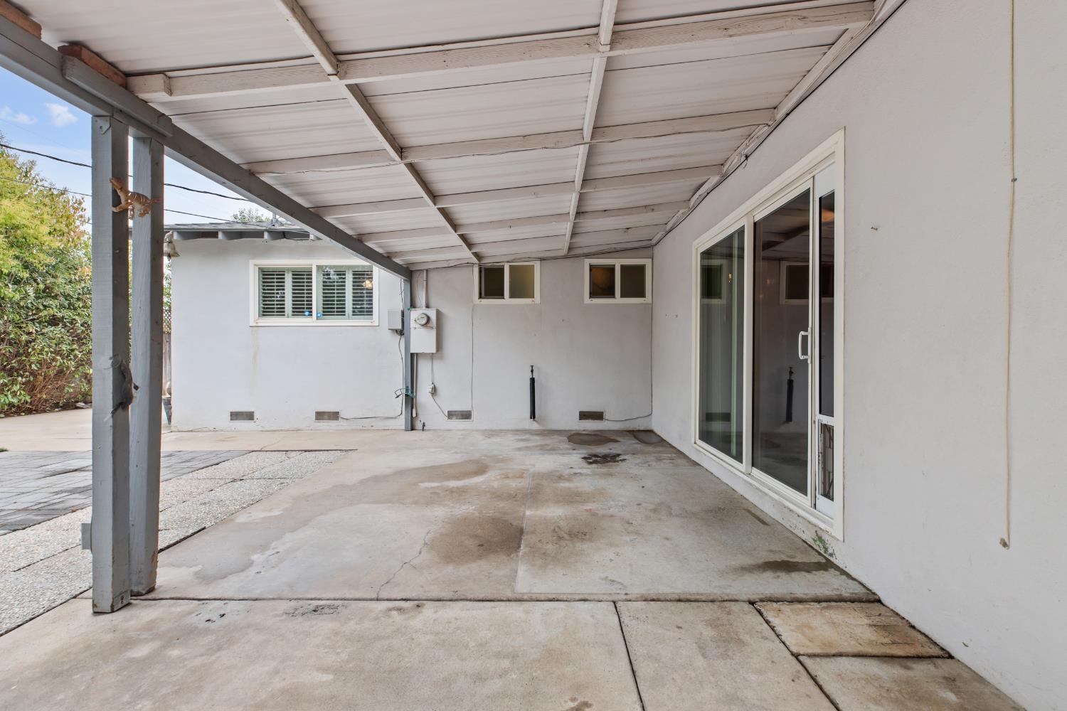 2105 Zinfandel Ln, Turlock, CA 95380