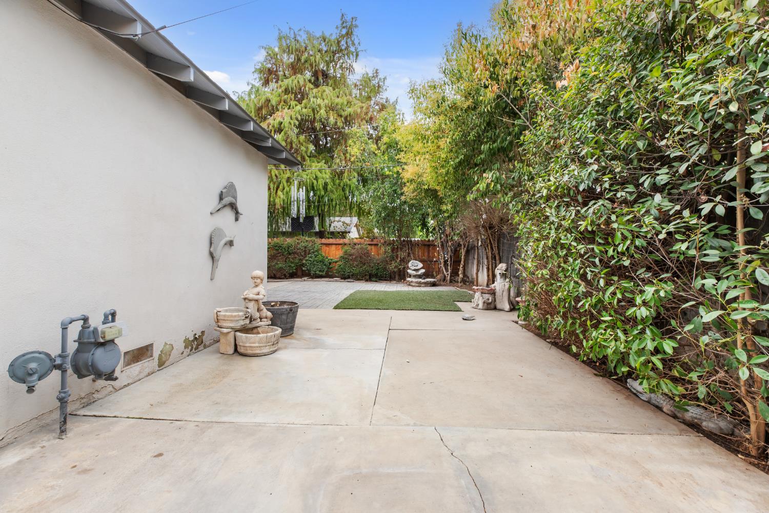 2105 Zinfandel Ln, Turlock, CA 95380