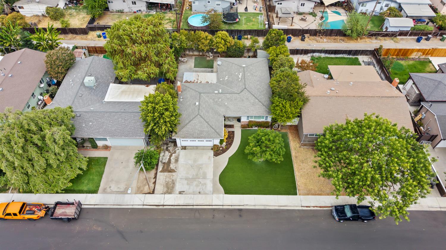 2105 Zinfandel Ln, Turlock, CA 95380