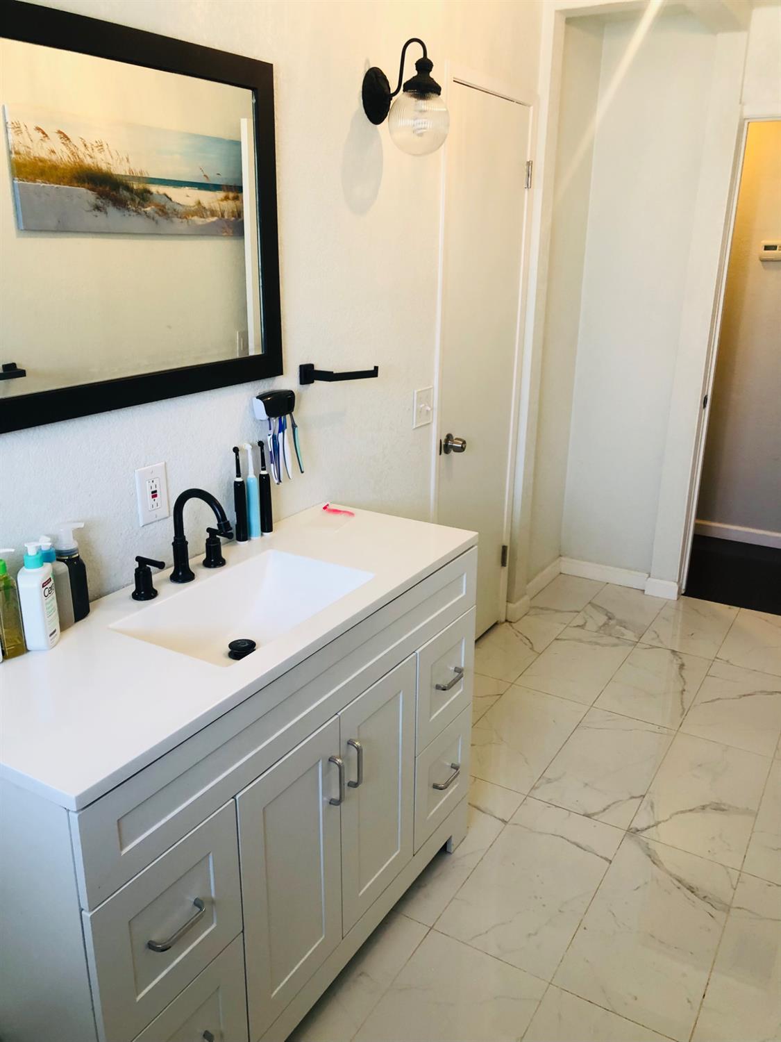 1010 E D St, Oakdale, CA 95361