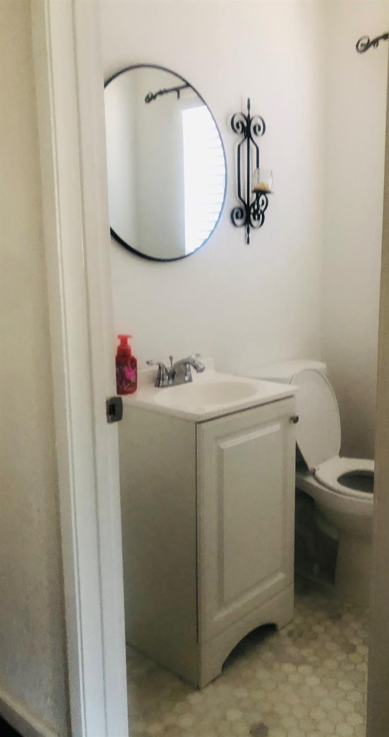 1010 E D St, Oakdale, CA 95361