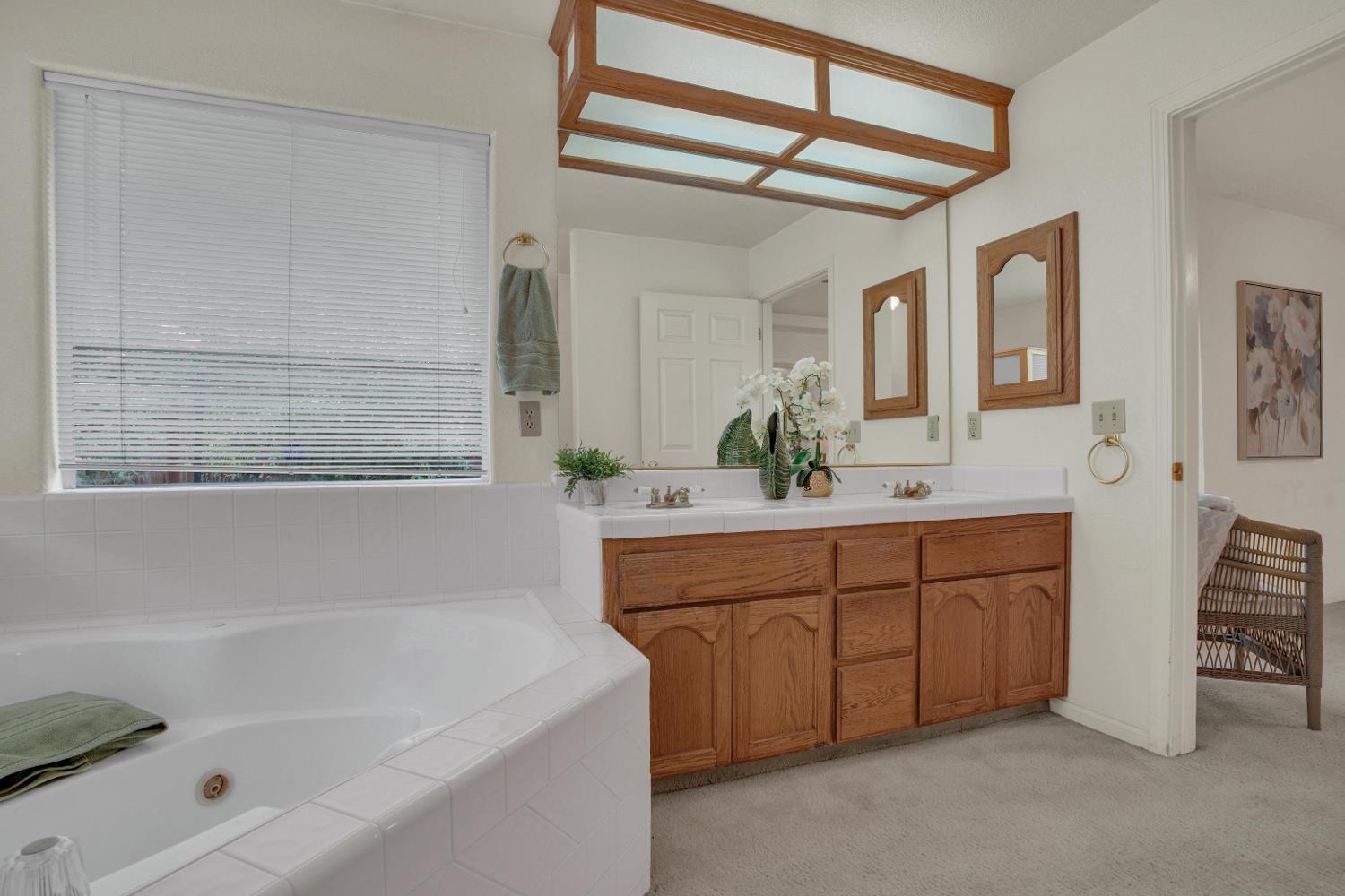2071 N Daubenberger Rd, Turlock, CA 95382
