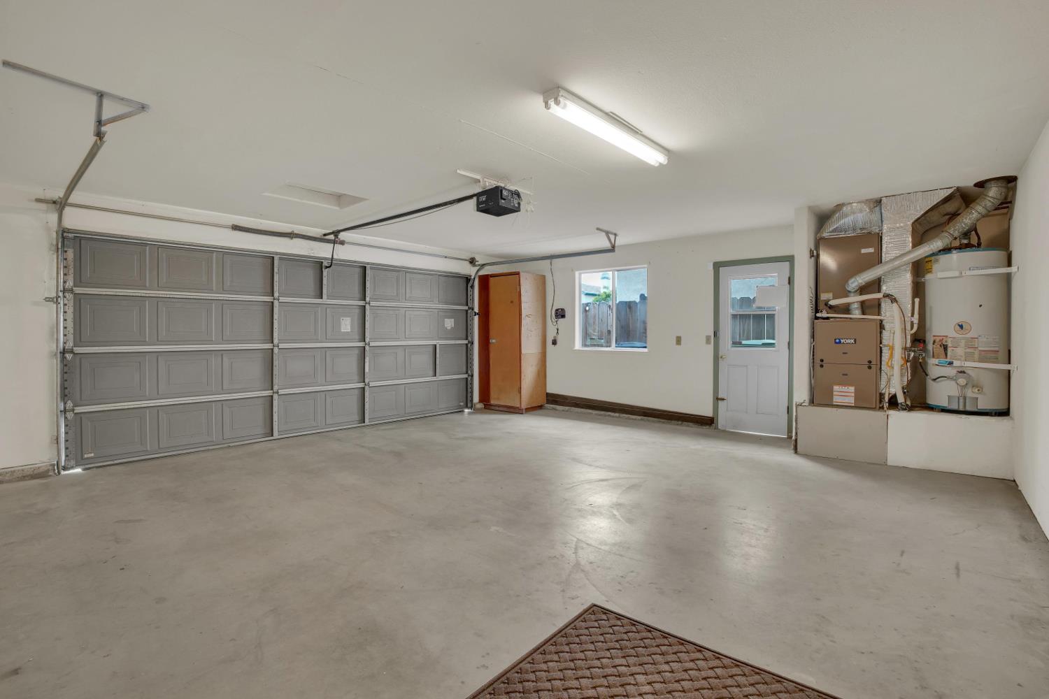 2071 N Daubenberger Rd, Turlock, CA 95382