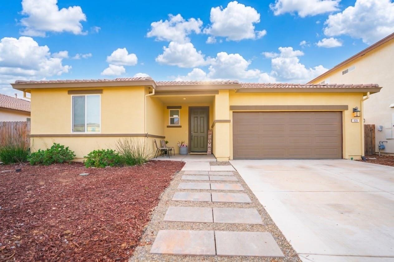 329 Lolly Way, Los Banos, CA 93635