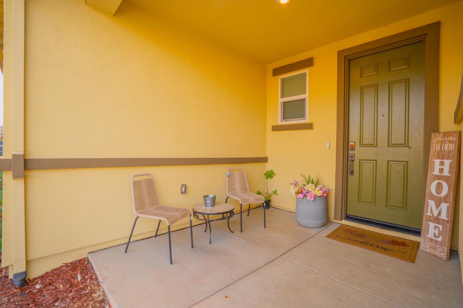 329 Lolly Way, Los Banos, CA 93635