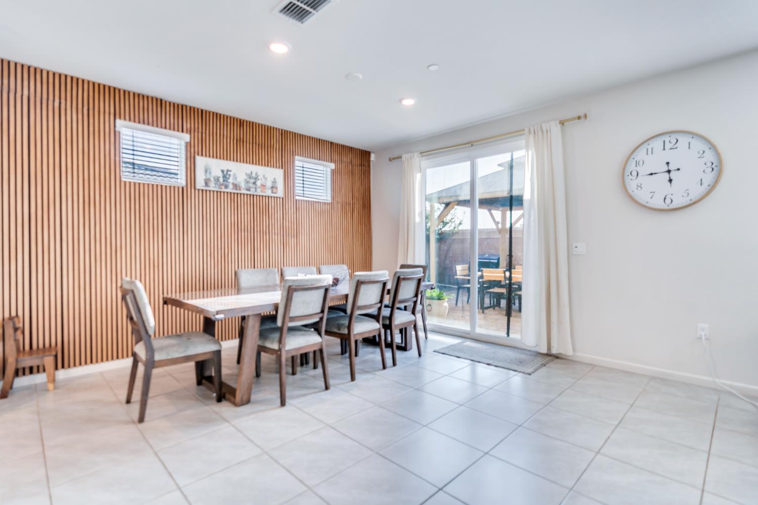 329 Lolly Way, Los Banos, CA 93635