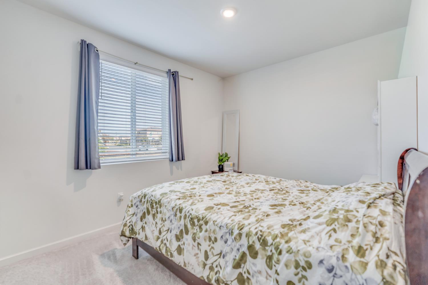 329 Lolly Way, Los Banos, CA 93635