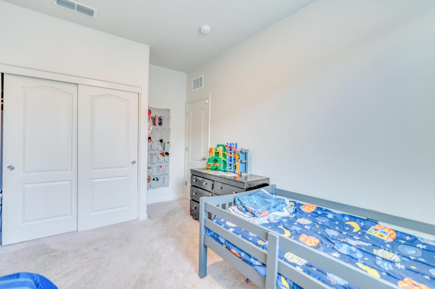 329 Lolly Way, Los Banos, CA 93635