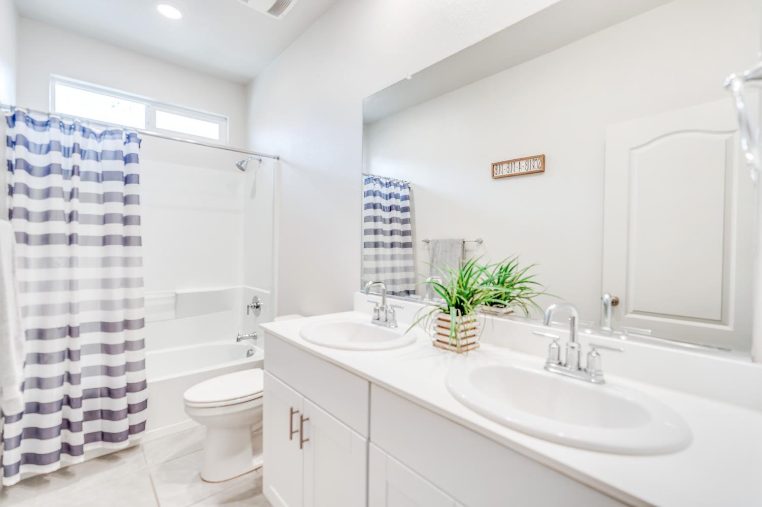 329 Lolly Way, Los Banos, CA 93635