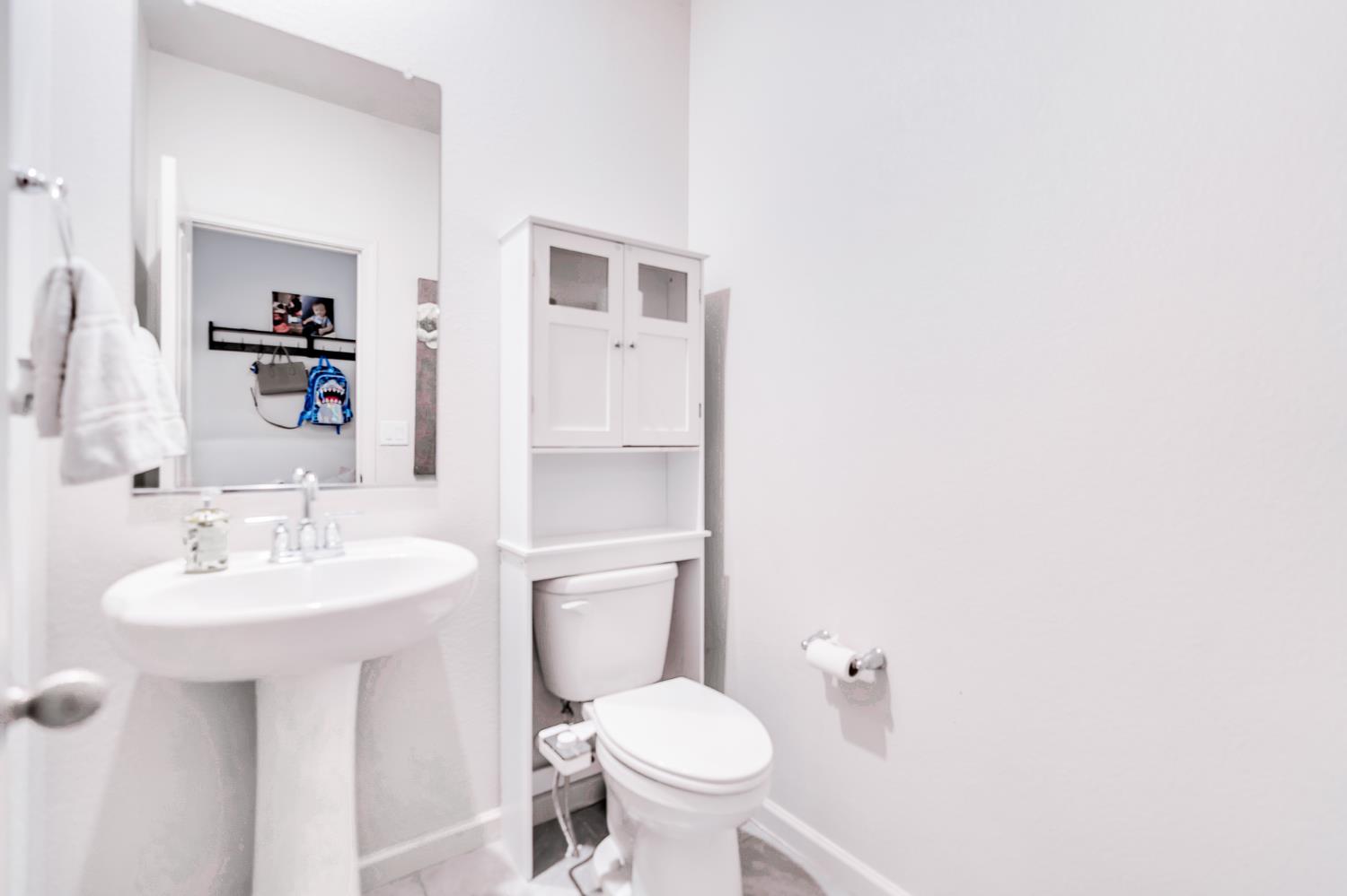 329 Lolly Way, Los Banos, CA 93635
