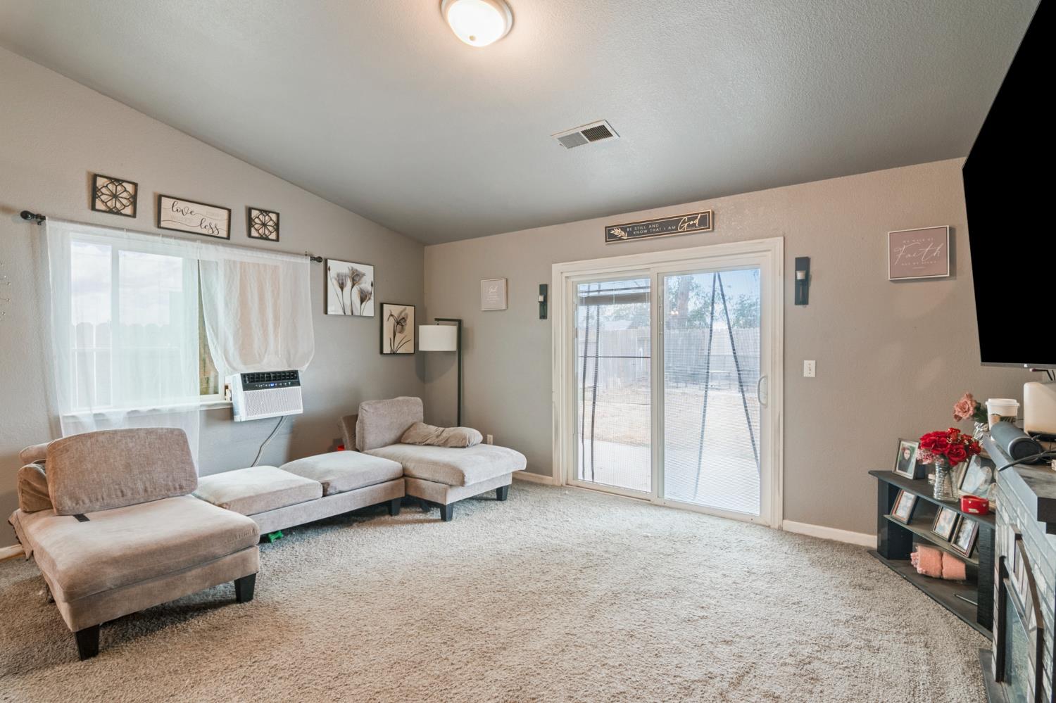 6611 Cobble Dr, Winton, CA 95388