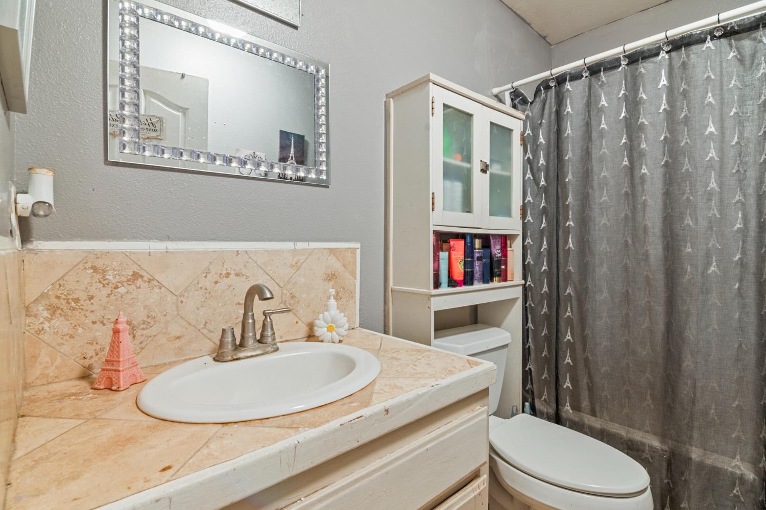 6611 Cobble Dr, Winton, CA 95388