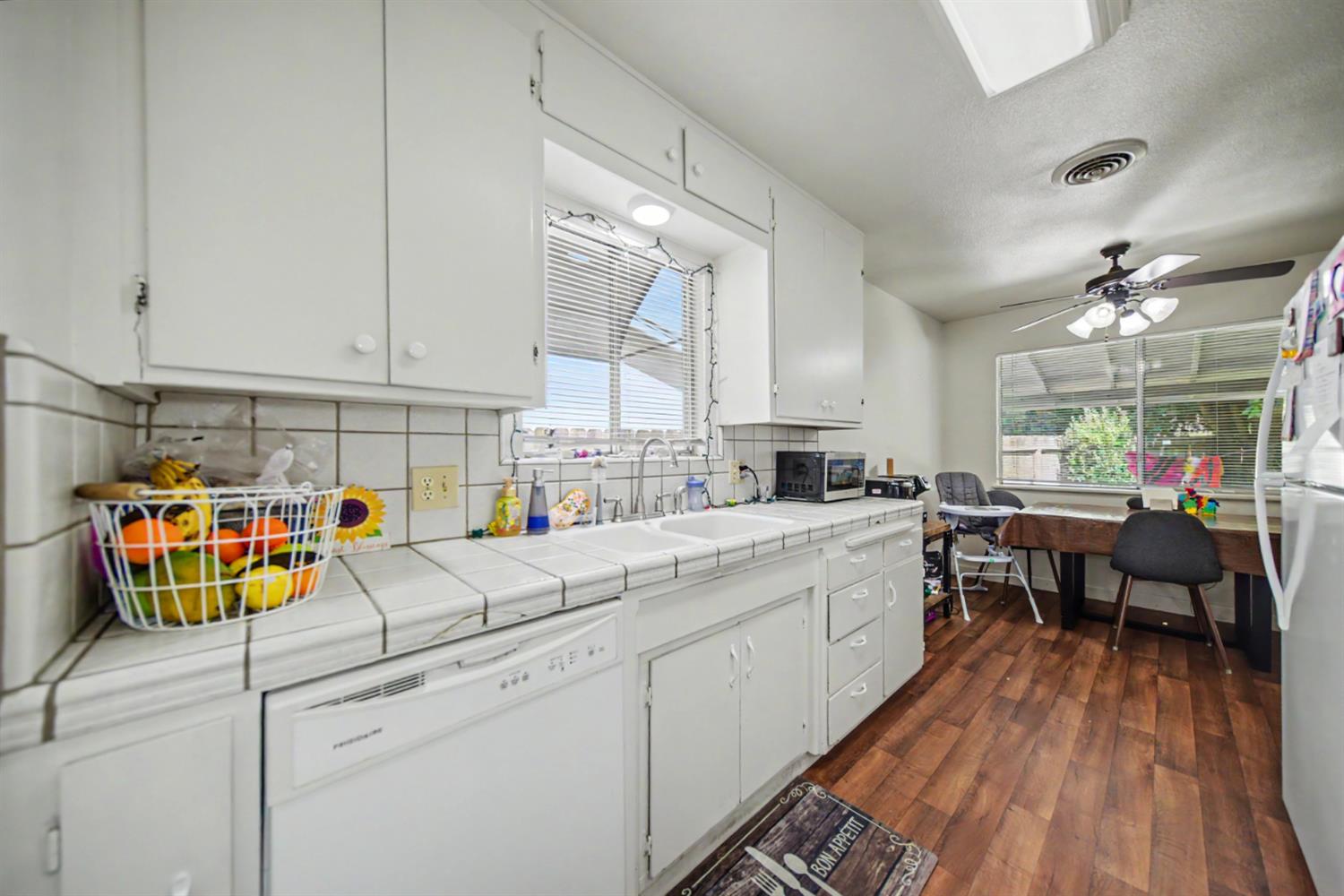 1531 W Rumble Rd, Modesto, CA 95350
