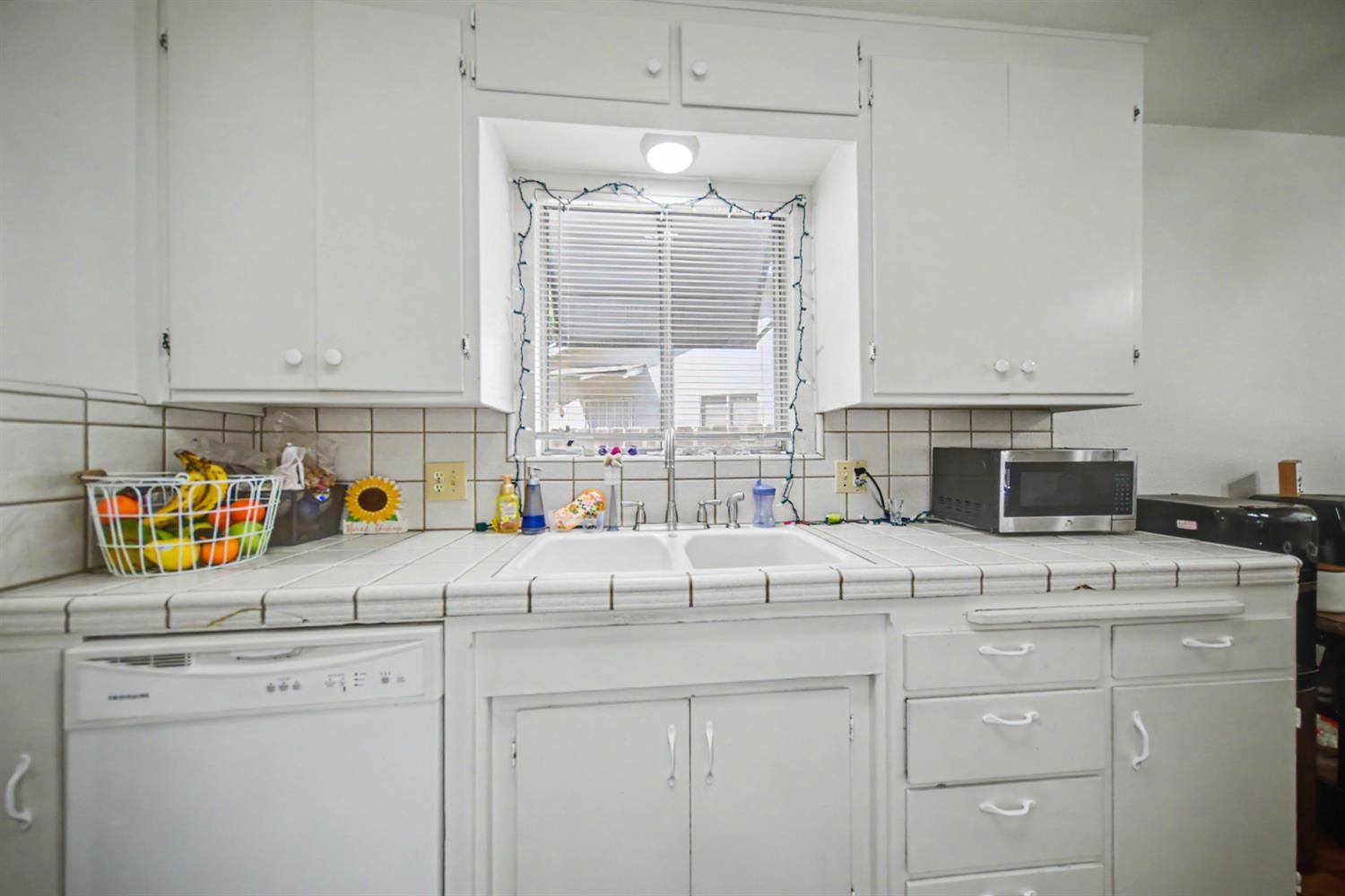 1531 W Rumble Rd, Modesto, CA 95350
