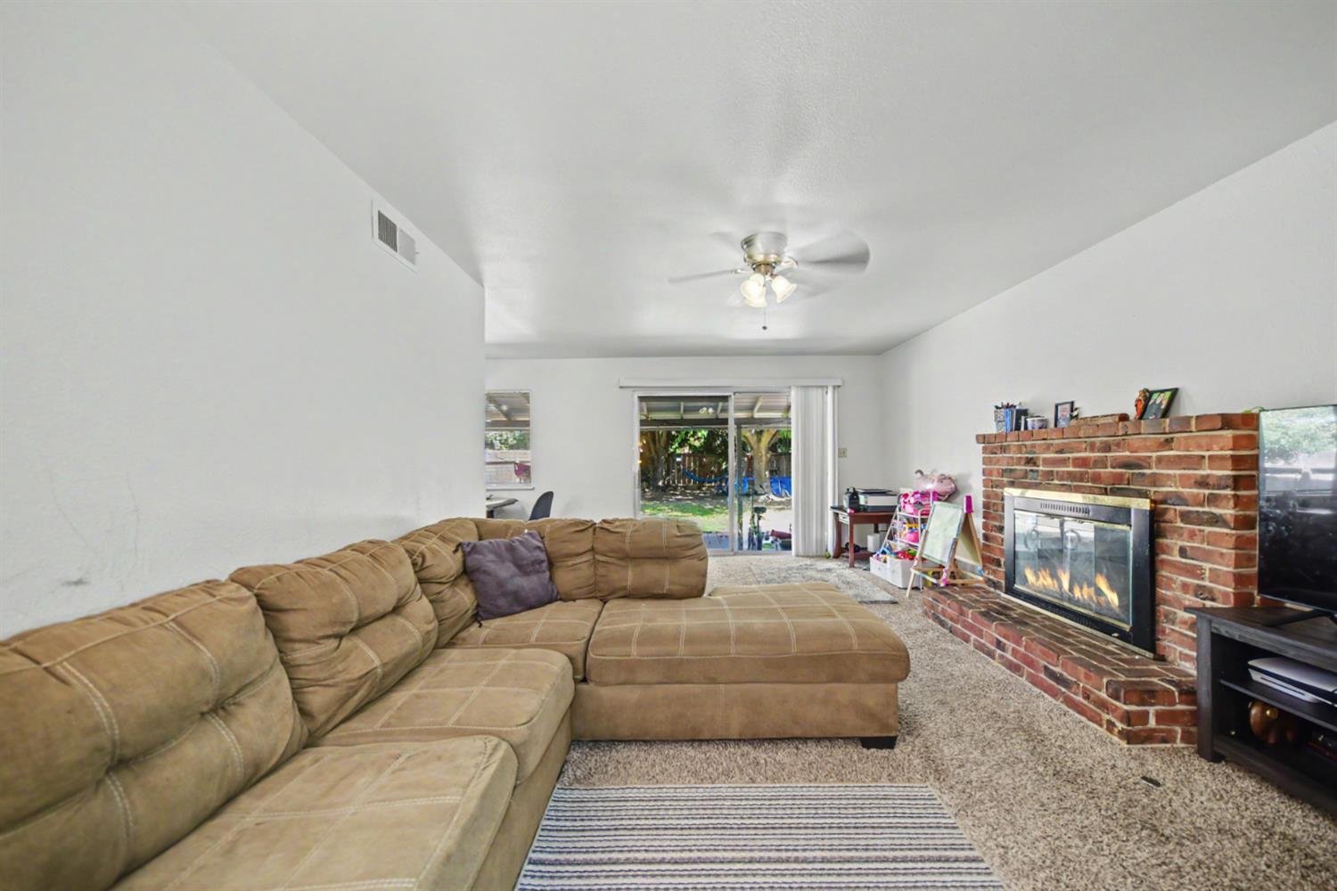 1531 W Rumble Rd, Modesto, CA 95350