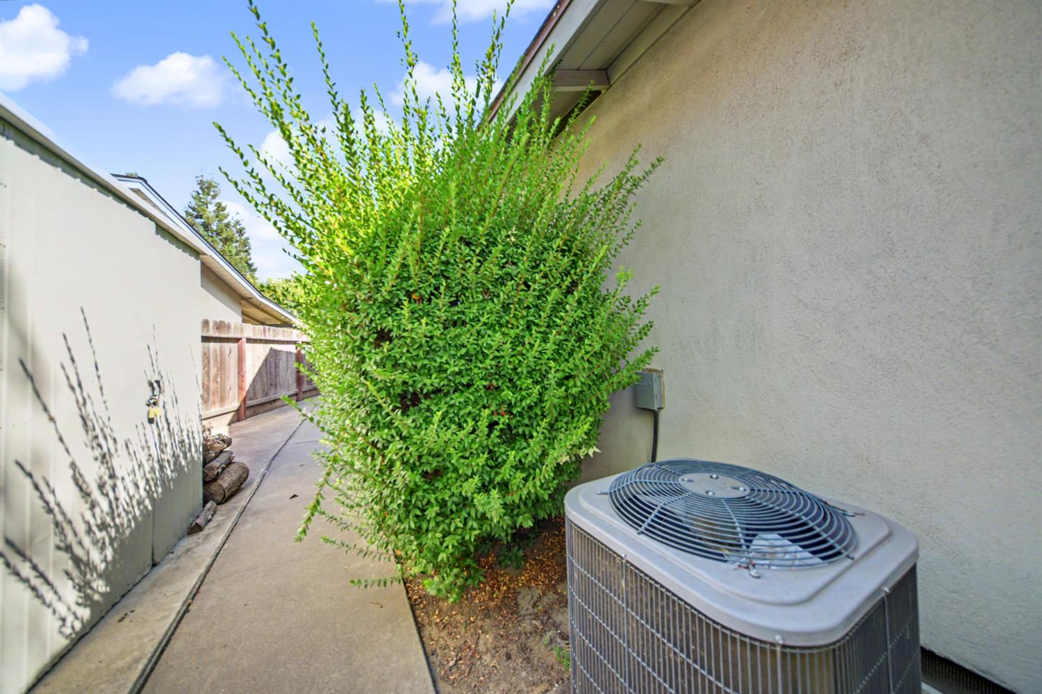 1531 W Rumble Rd, Modesto, CA 95350