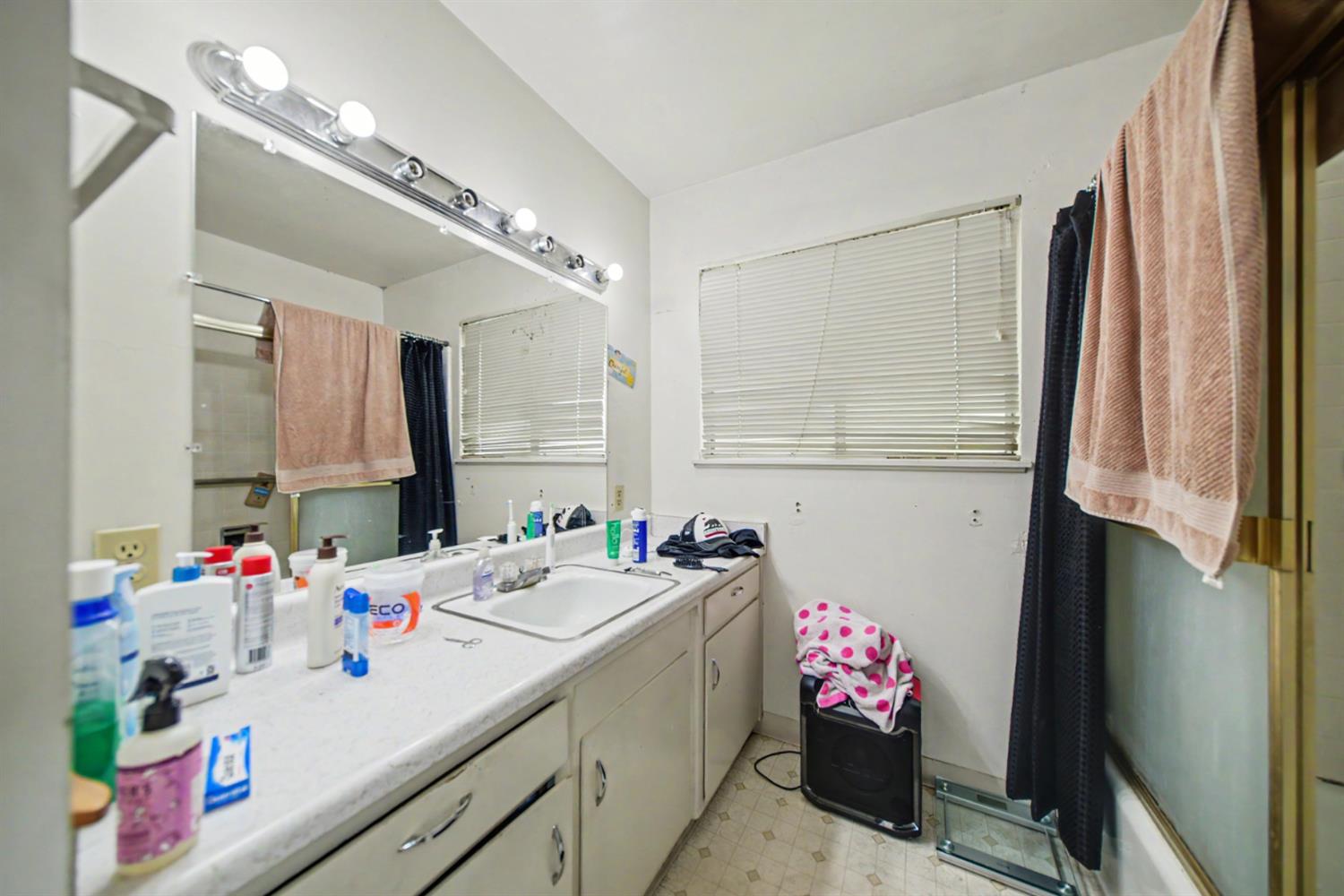 1531 W Rumble Rd, Modesto, CA 95350