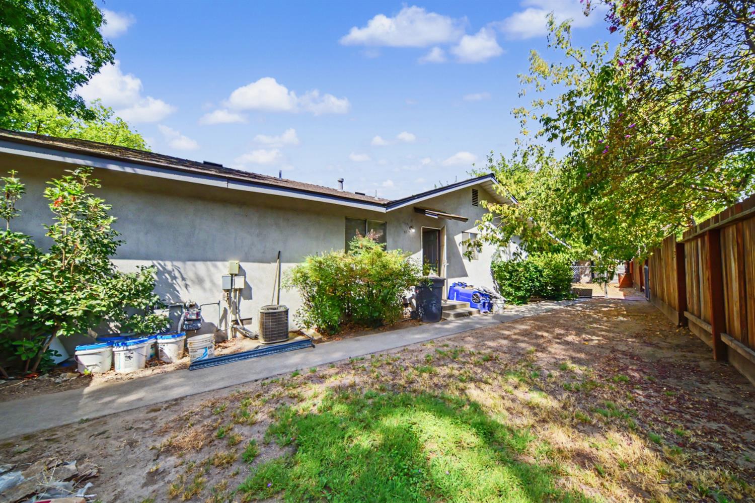 1531 W Rumble Rd, Modesto, CA 95350