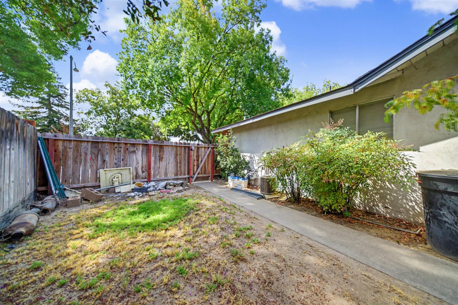 1531 W Rumble Rd, Modesto, CA 95350