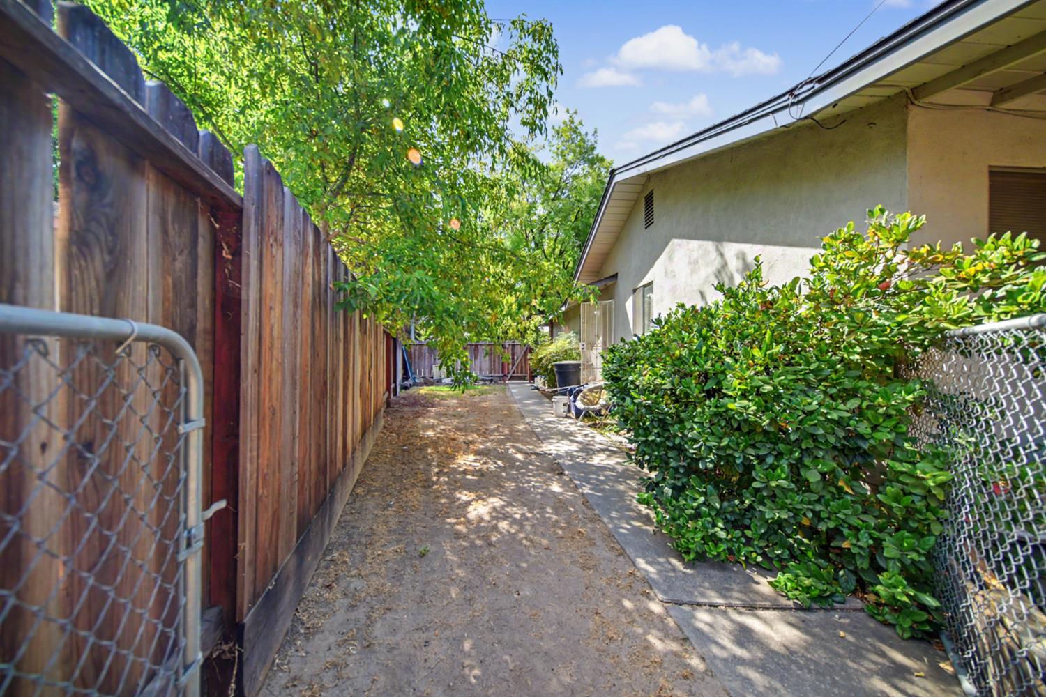 1531 W Rumble Rd, Modesto, CA 95350