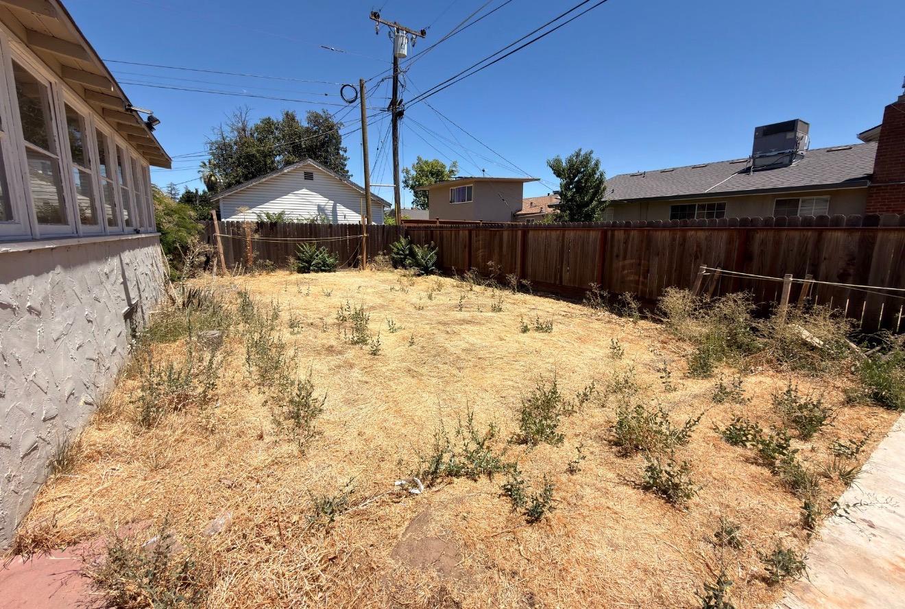 2030 Calimyrna Ave, Merced, CA 95340