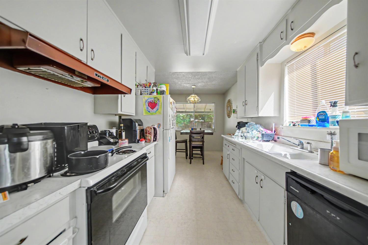 1533 1535 W Rumble Rd, Modesto, CA 95350