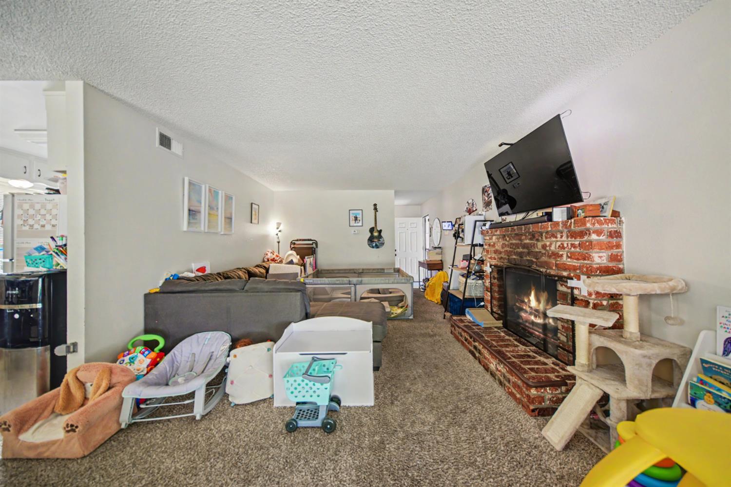 1533 1535 W Rumble Rd, Modesto, CA 95350